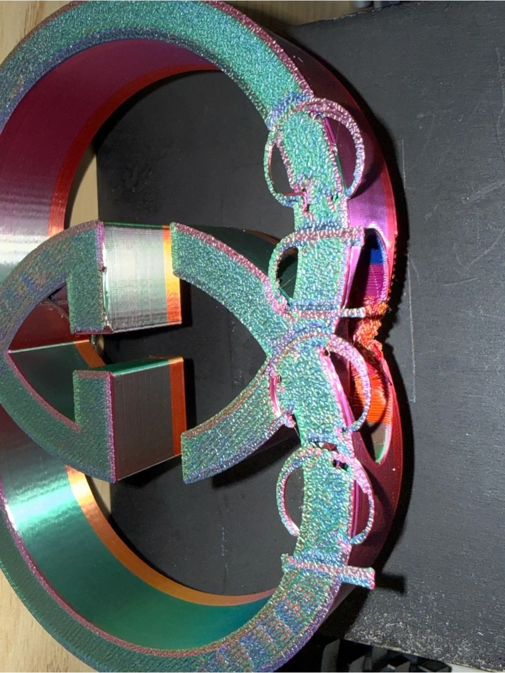 Gucci home accent iridescent color, changing purple, green gold